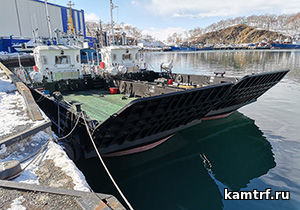 Две новые баржи доставлены на Камчатку. Фото 1